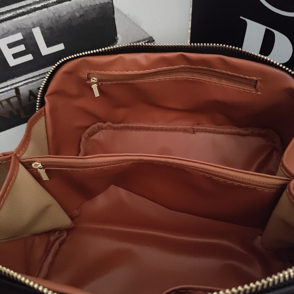 Large Black Essentials Case - Picture 7 of 16